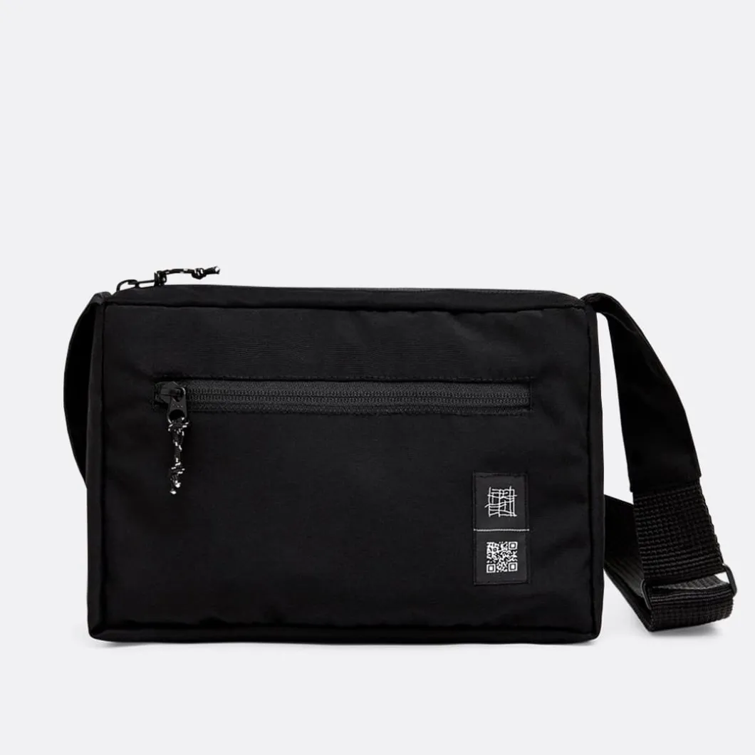Wetheknot Recycled Shoulder Bag>Man Bags & Backpacks
